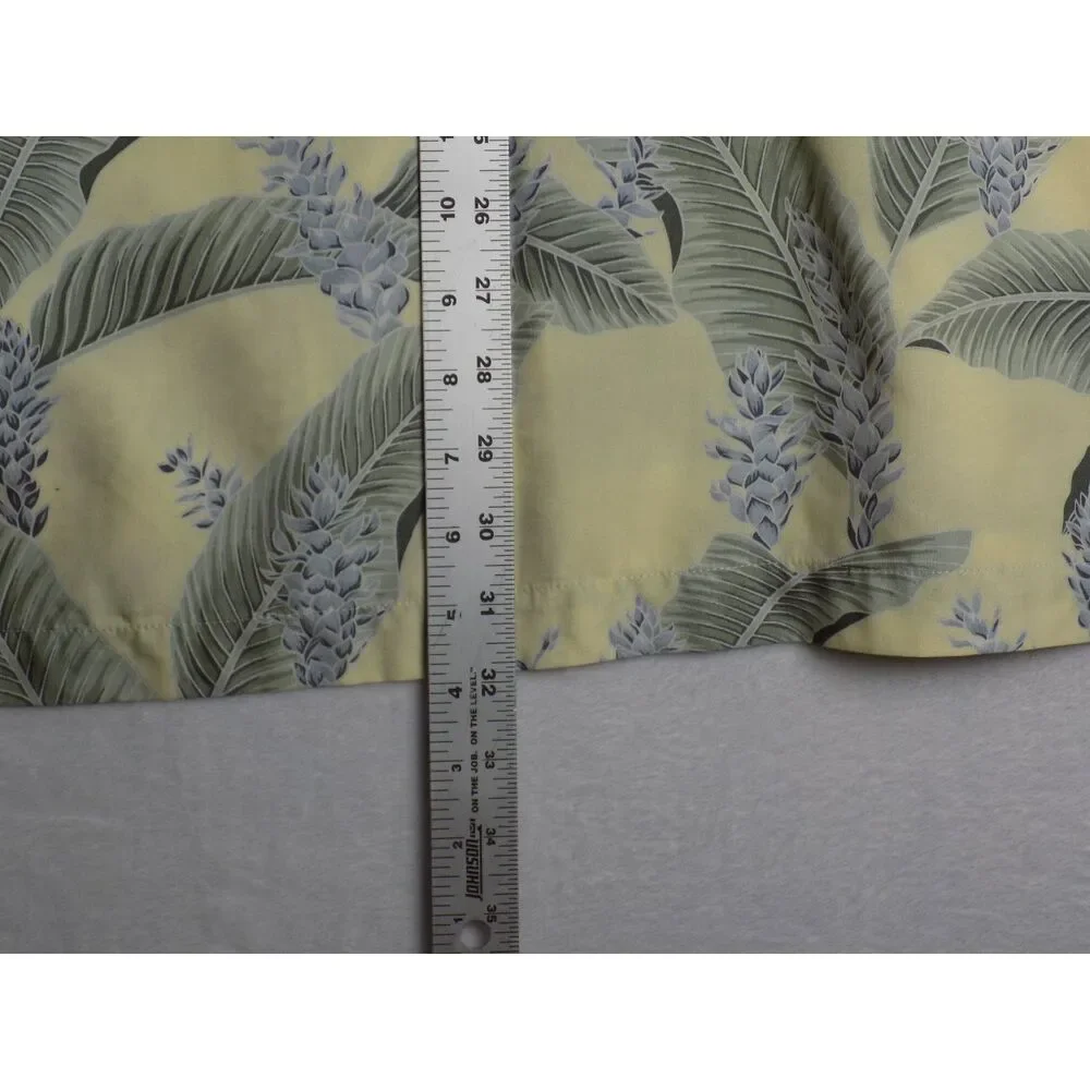 Vintage Tommy Bahama Shirt‎ Dual Pockets Wood Buttons Floral Pattern Rayon XL